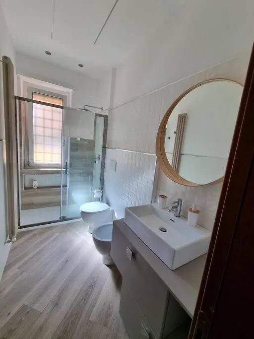 Lt Domus Roma.... A Due Passi Dal Centro Apartment